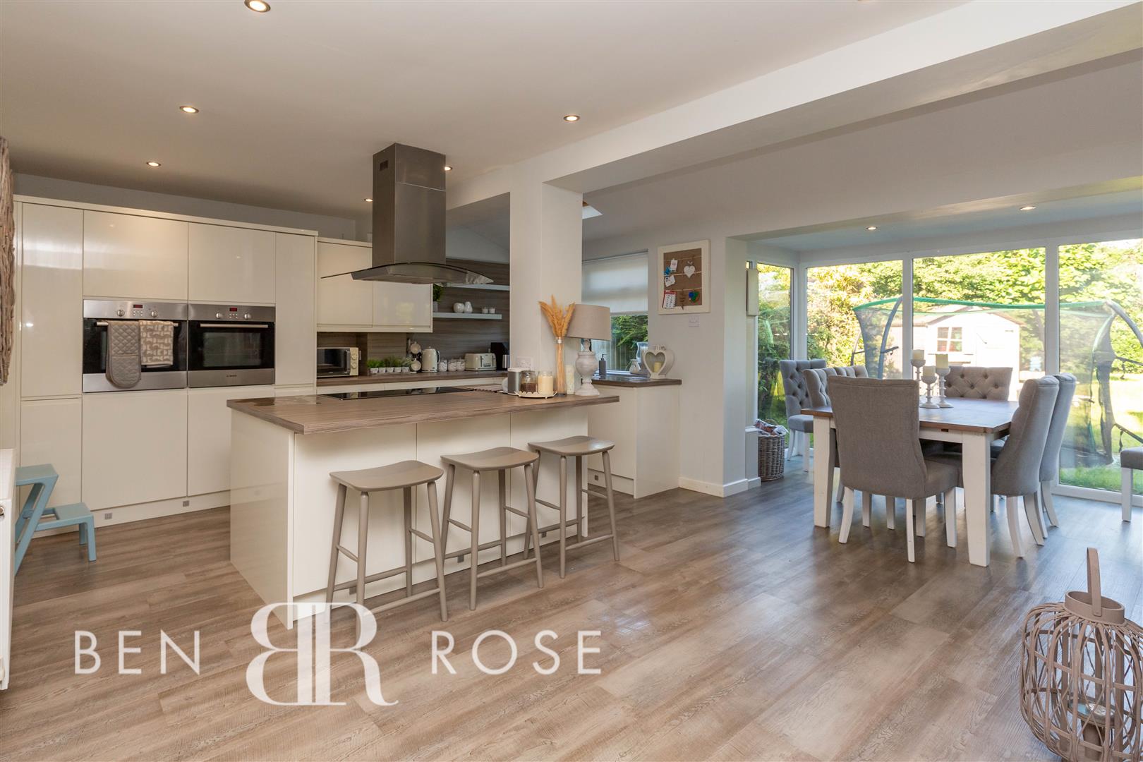 5 bed property in Dorking Road, Chorley